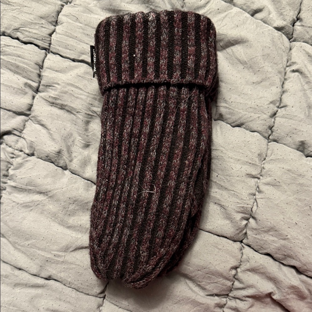 lululemon athletica Striped Black and Burgundy Mittens size xsmall/small